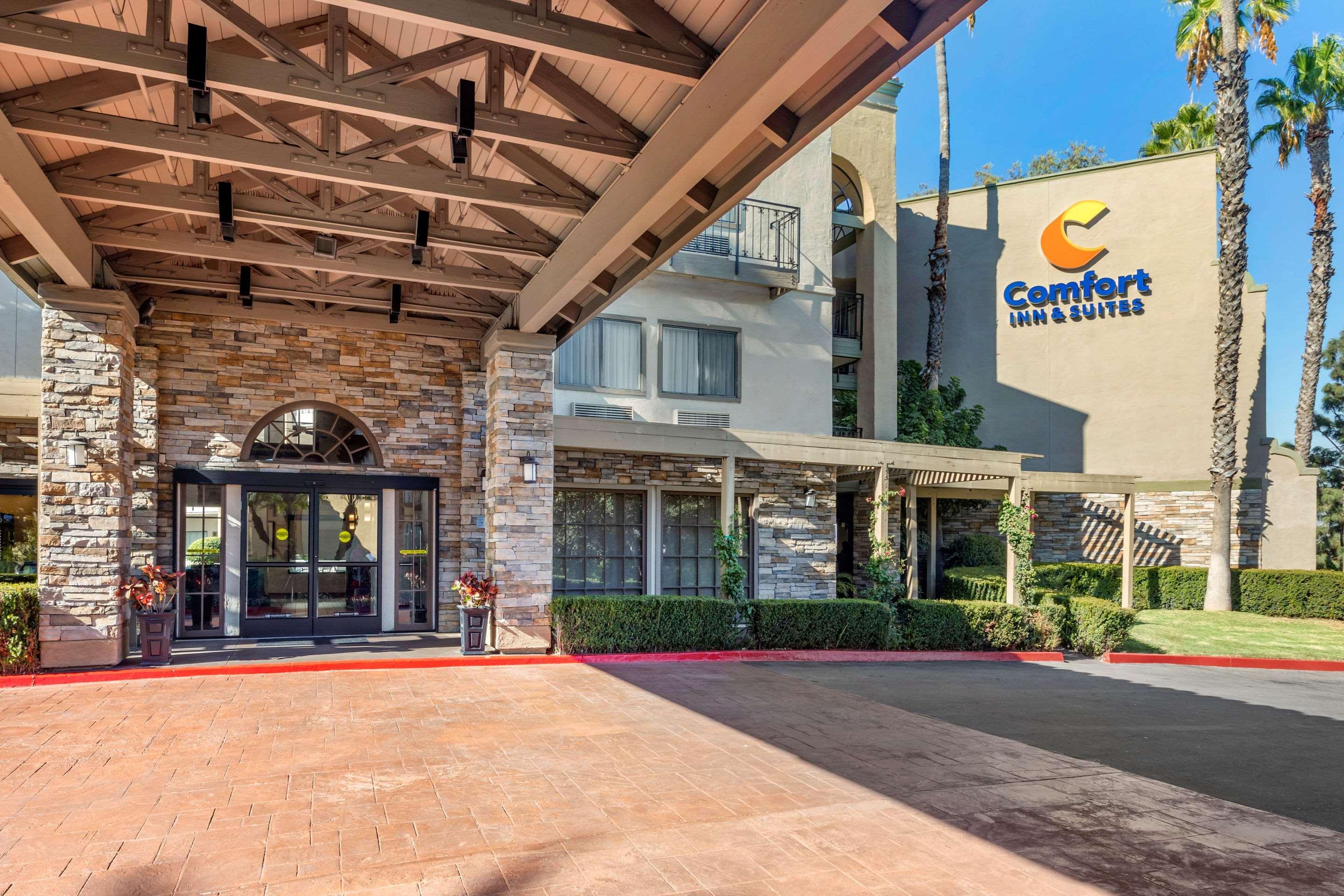 Comfort Inn & Suites Orange County John Wayne Airport Santa Ana Exterior foto